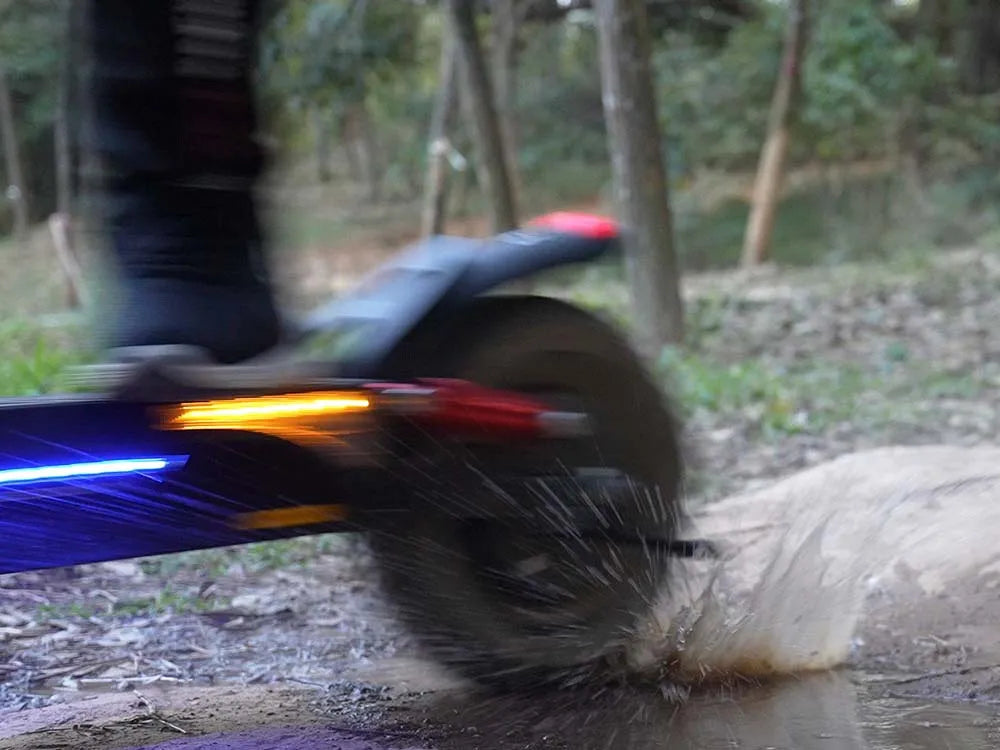 iScooter Luxus Elektroroller e- Scooter, 45 km/h, 40km Reichweite und 36-monatiger Gewährleistung