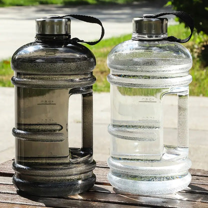 Training Sport Workout Trinkflasche 2L PETG Große Kapazität Wasserflasche Shaker Flasche mit Griff Outdoor Gym Gallonenflasche